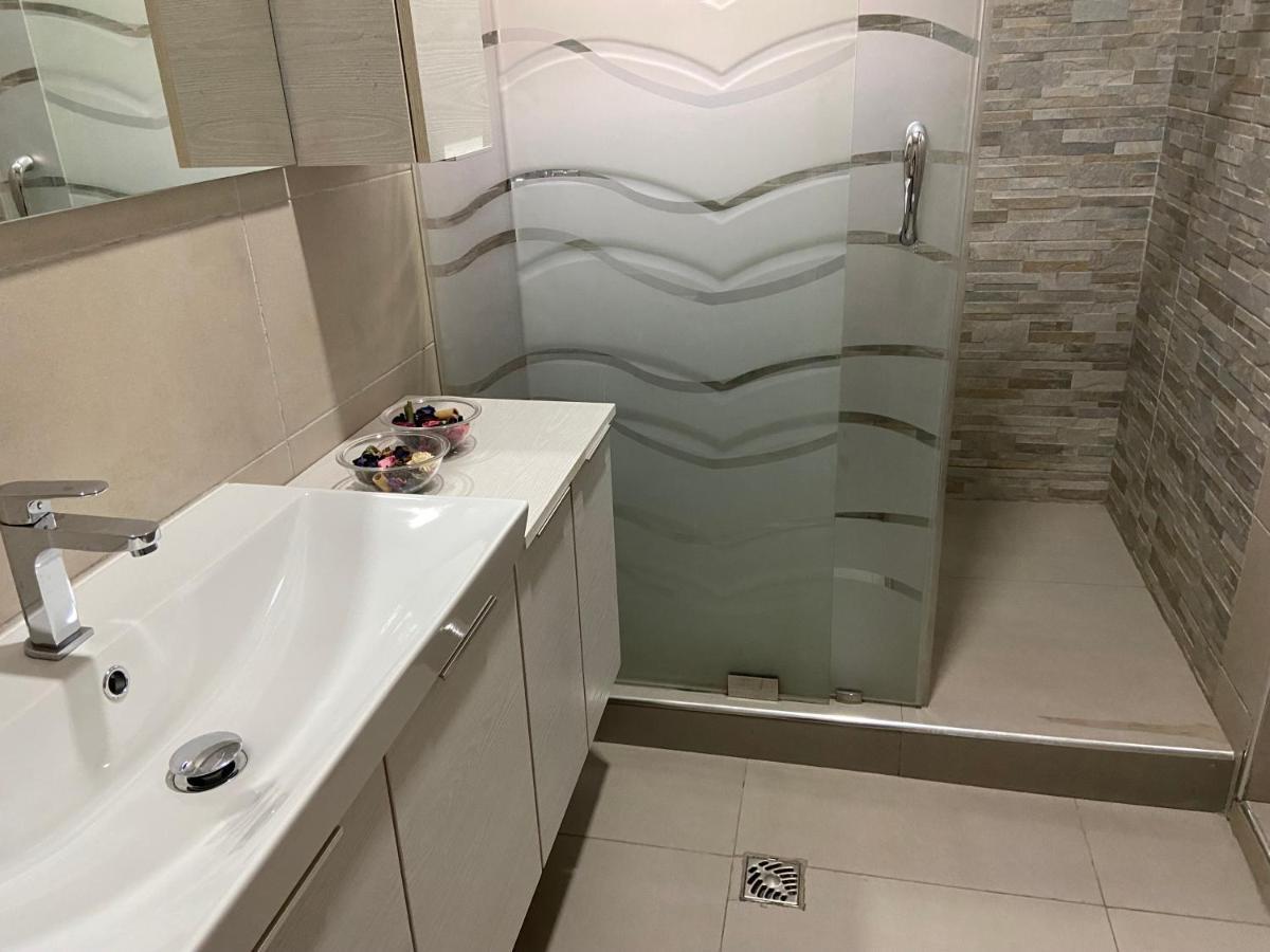 Queens View Apartment Acra Exterior foto